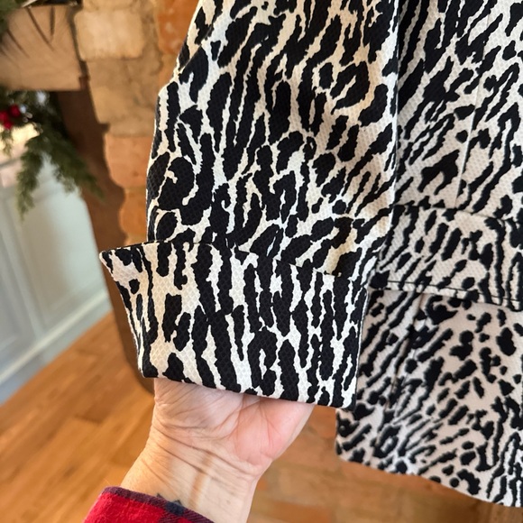 Talbots Black and White Animal Print blazer jacket - Picture 5 of 12